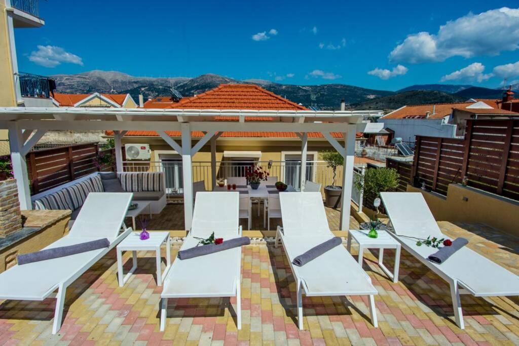 Avocado Villa Offering Peace And Relaxation アルゴストリオン エクステリア 写真