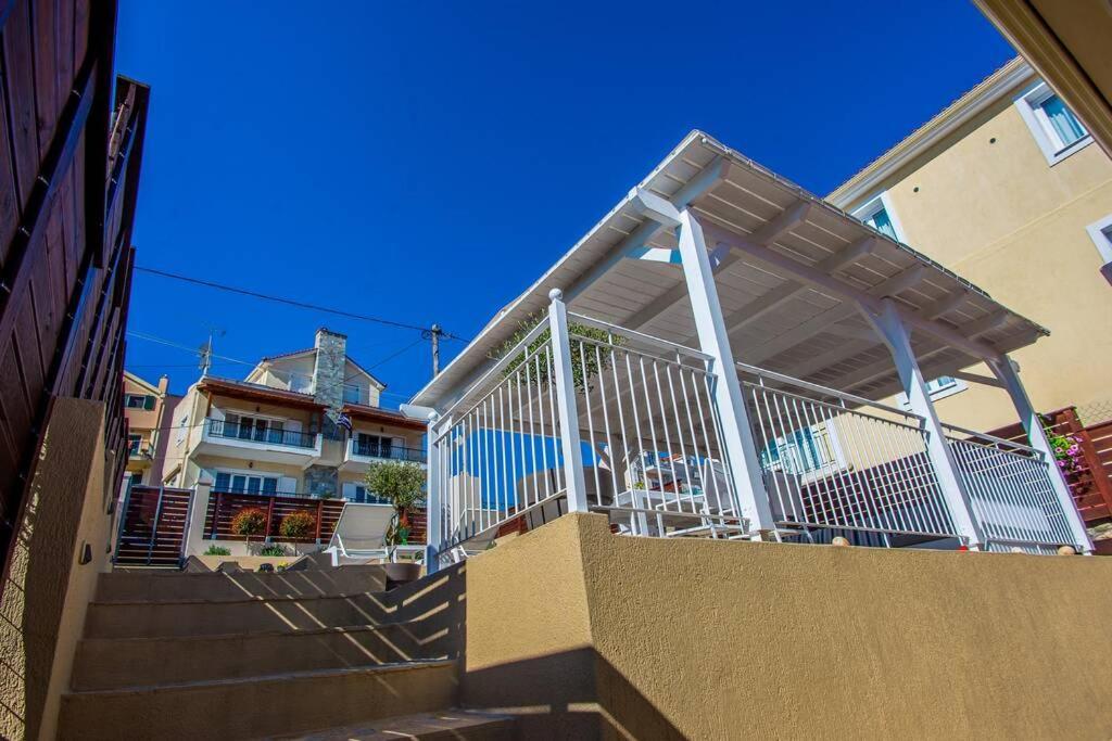 Avocado Villa Offering Peace And Relaxation アルゴストリオン エクステリア 写真